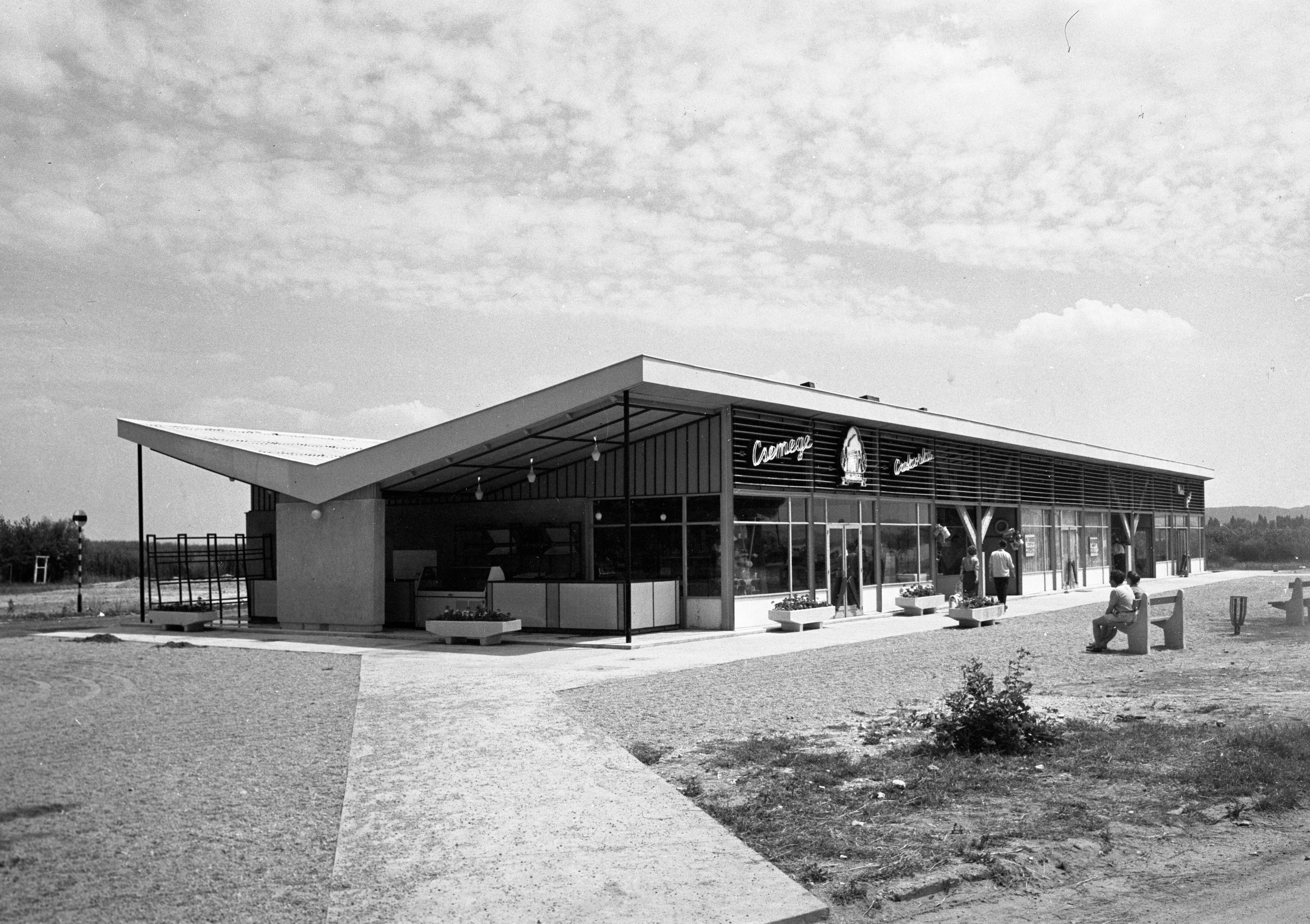  Tihany, rév, Motel üzletház – Dokumentációs Központ/Fotótár/UVATERV