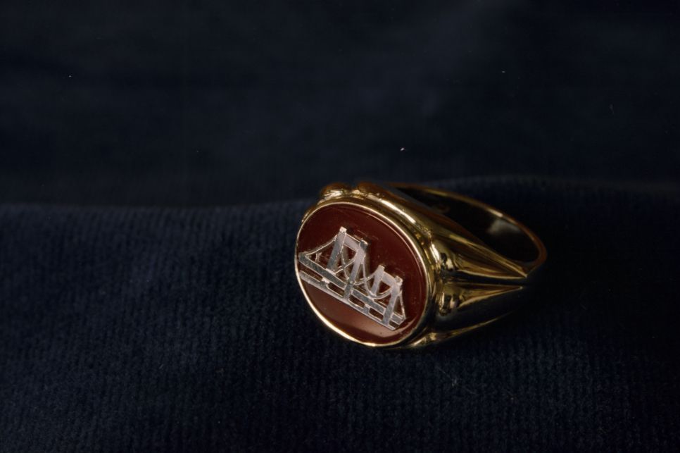 25 éves jubileumi aranygyűrű - Dokumentációs Központ/Fotótár/UVATERV gyűjtemény