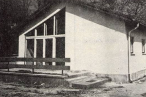 Az IGLU műanyagzsaluzattal készült kísérleti ház Balatonkenesén. Ipari Szövetkezetek, 1972.11.01.